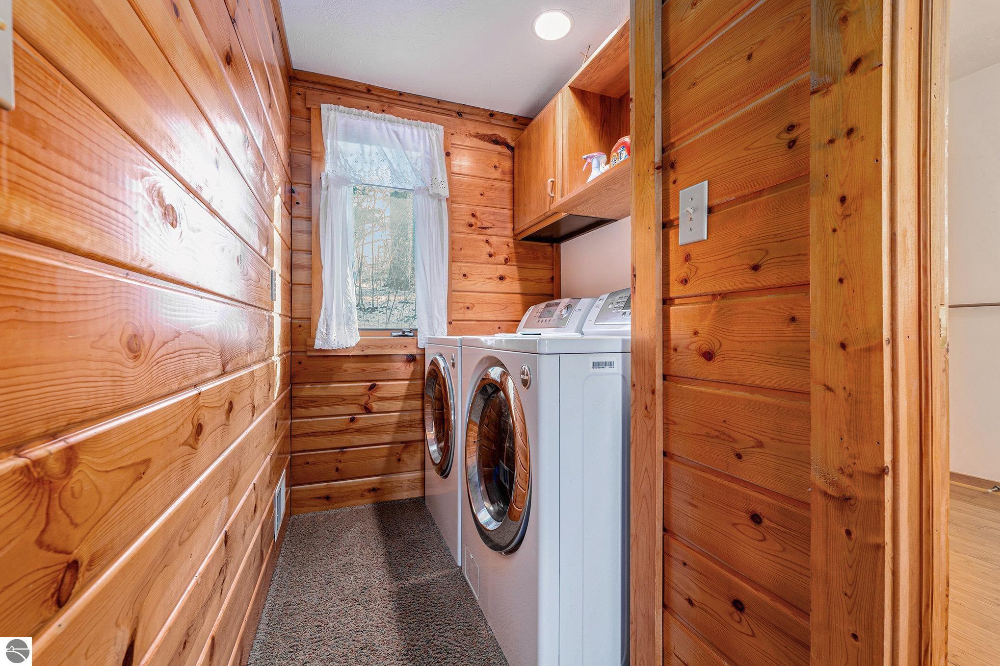 Lake Ann, Michigan 49650, United States, 7 Bedrooms Bedrooms, ,3 BathroomsBathrooms,Residential,Pending,102500