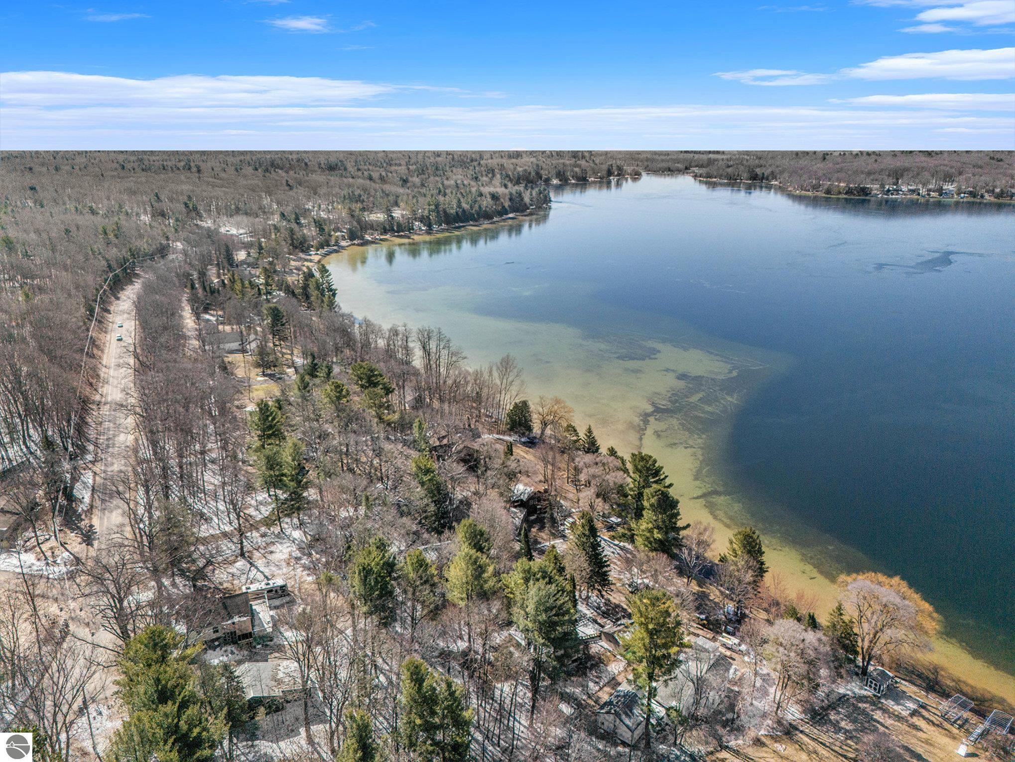 Lake Ann, Michigan 49650, United States, 7 Bedrooms Bedrooms, ,3 BathroomsBathrooms,Residential,Pending,102500