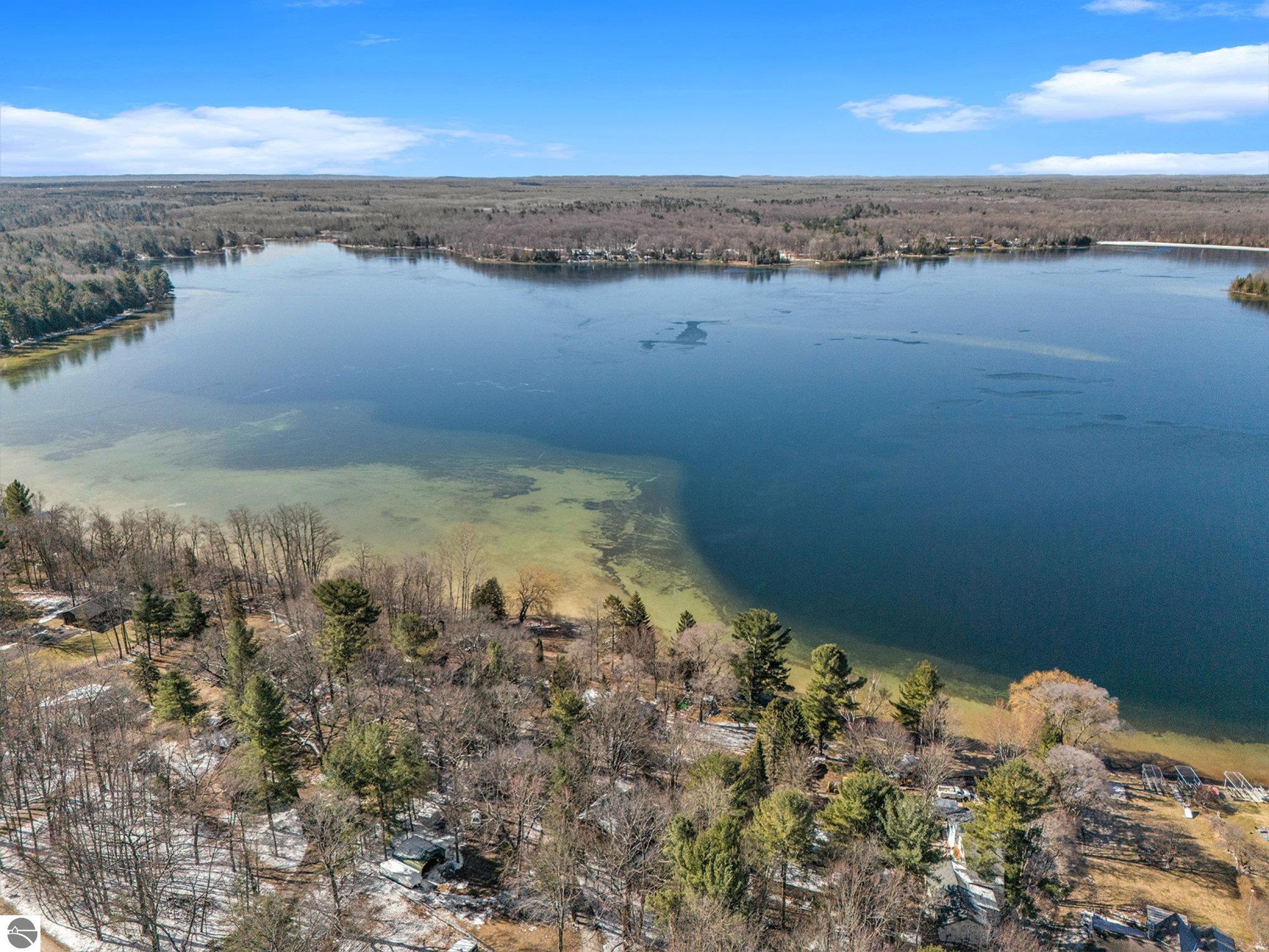 Lake Ann, Michigan 49650, United States, 7 Bedrooms Bedrooms, ,3 BathroomsBathrooms,Residential,Pending,102500