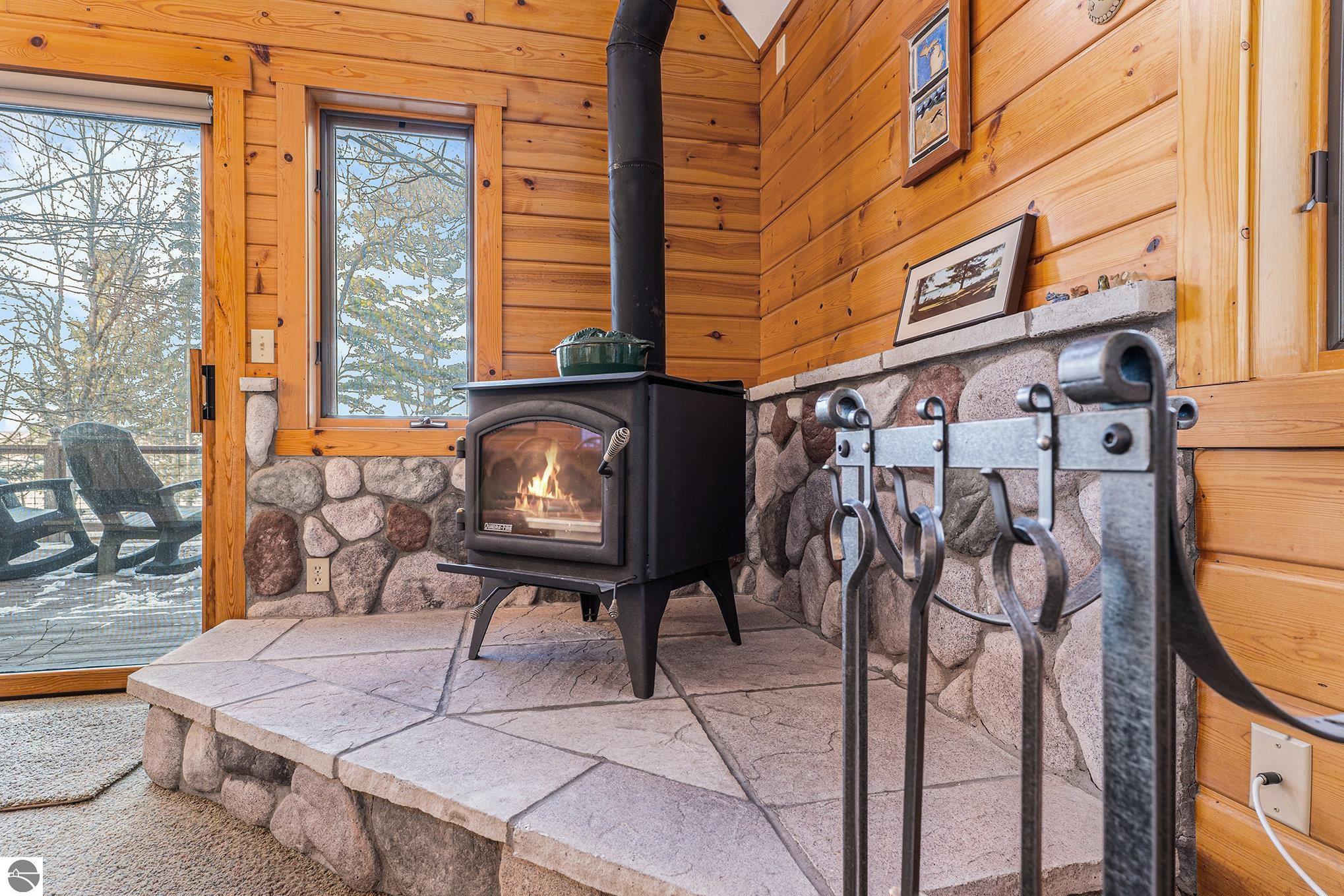 Lake Ann, Michigan 49650, United States, 7 Bedrooms Bedrooms, ,3 BathroomsBathrooms,Residential,Pending,102500