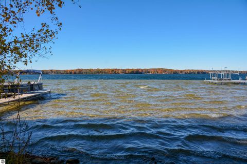 Photo of 1335 W Outer Drive, Traverse City, MI 49685 (MLS # 1940379)