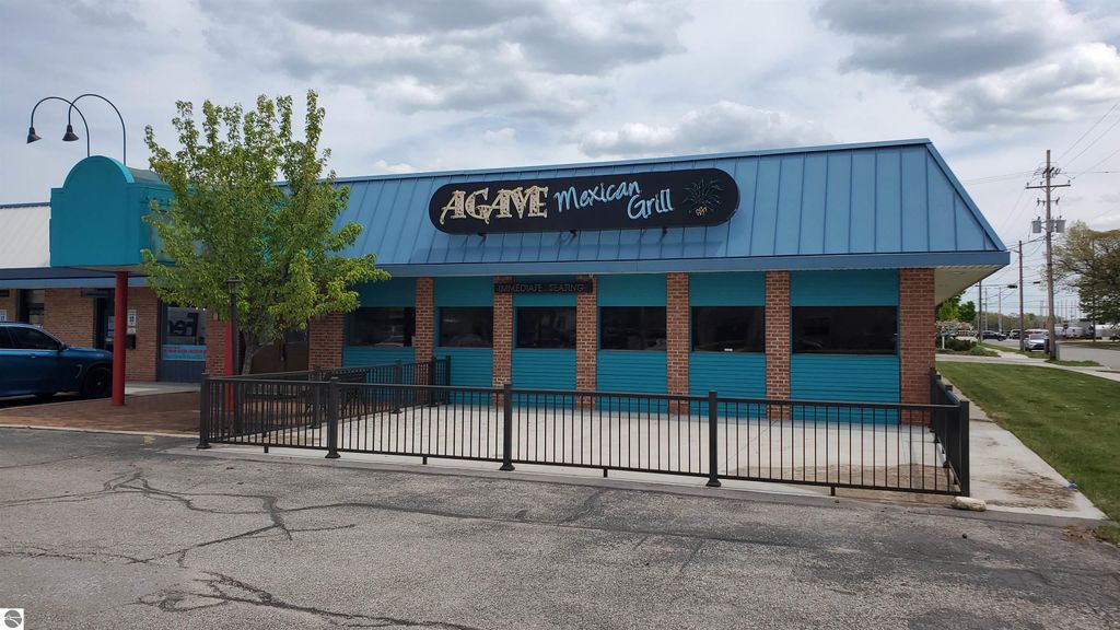 Photo of 851 S Garfield Avenue, Traverse City, MI 49686 (MLS # 1934208)