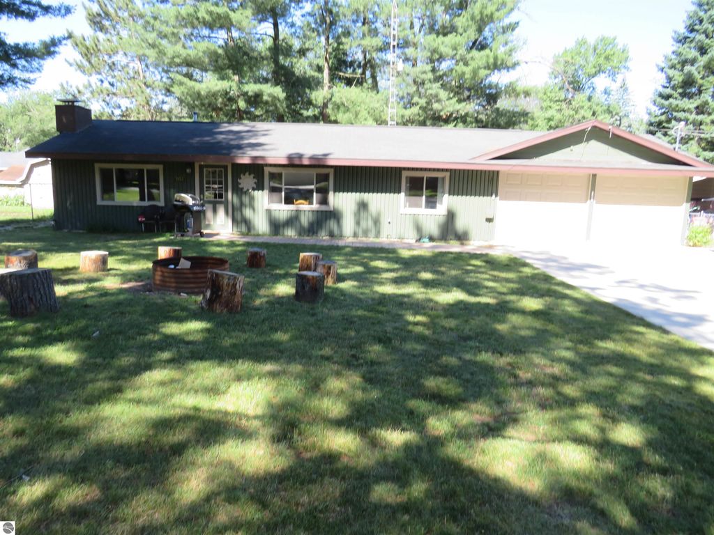 Photo of 1853 Muskegon, St Helen, MI 48656 (MLS # 1938001)