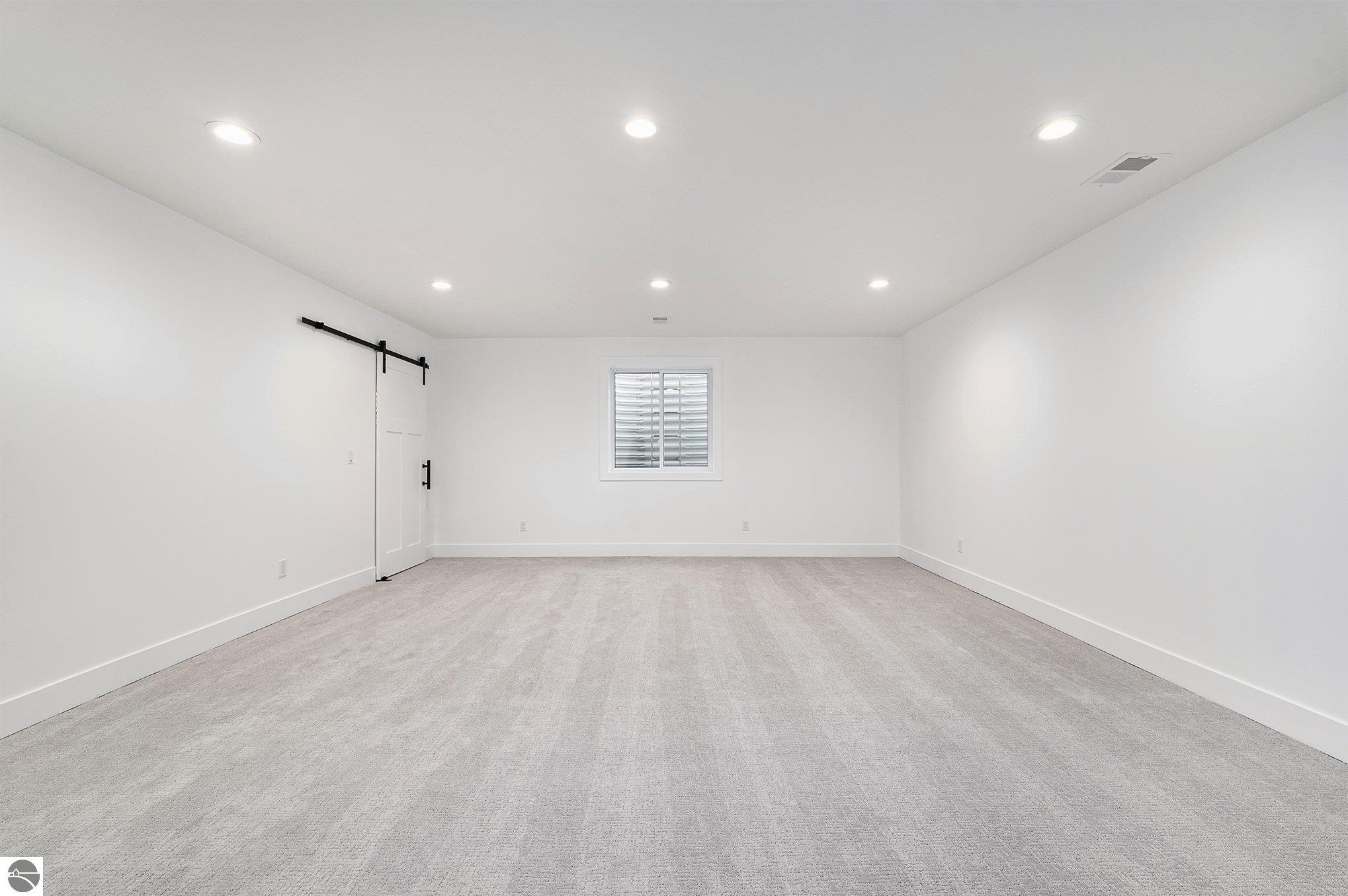 Traverse City, Michigan 49696, United States, 4 Bedrooms Bedrooms, ,3 BathroomsBathrooms,Residential,Pending,25381