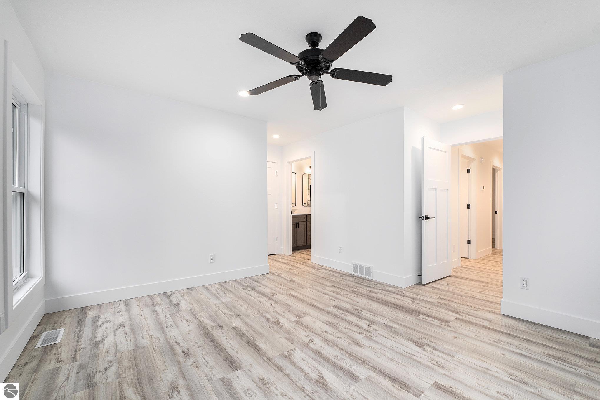 Traverse City, Michigan 49696, United States, 4 Bedrooms Bedrooms, ,3 BathroomsBathrooms,Residential,Pending,25381