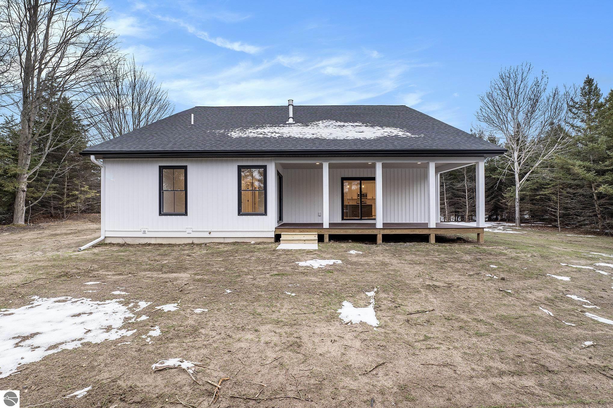 Traverse City, Michigan 49696, United States, 4 Bedrooms Bedrooms, ,3 BathroomsBathrooms,Residential,Pending,25381