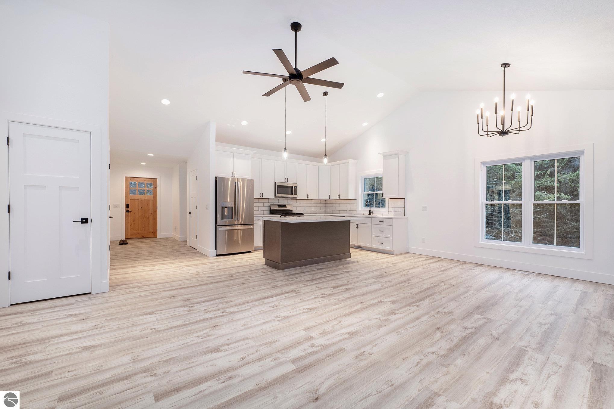 Traverse City, Michigan 49696, United States, 4 Bedrooms Bedrooms, ,3 BathroomsBathrooms,Residential,Pending,25381