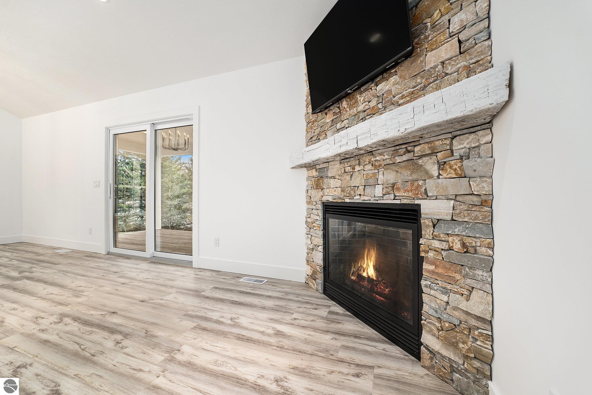 Traverse City, Michigan 49696, United States, 4 Bedrooms Bedrooms, ,3 BathroomsBathrooms,Residential,Pending,25381