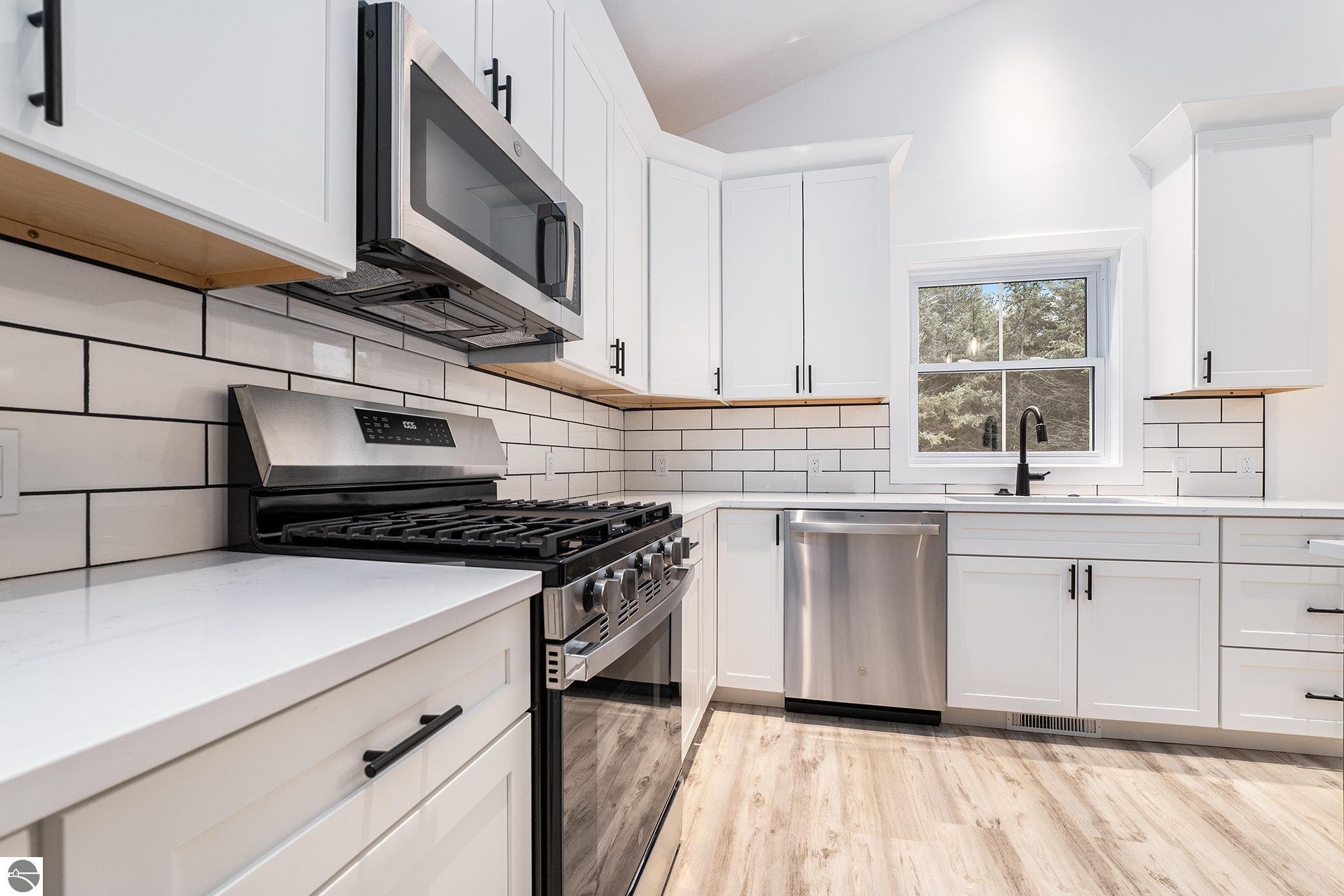 Traverse City, Michigan 49696, United States, 4 Bedrooms Bedrooms, ,3 BathroomsBathrooms,Residential,Pending,25381