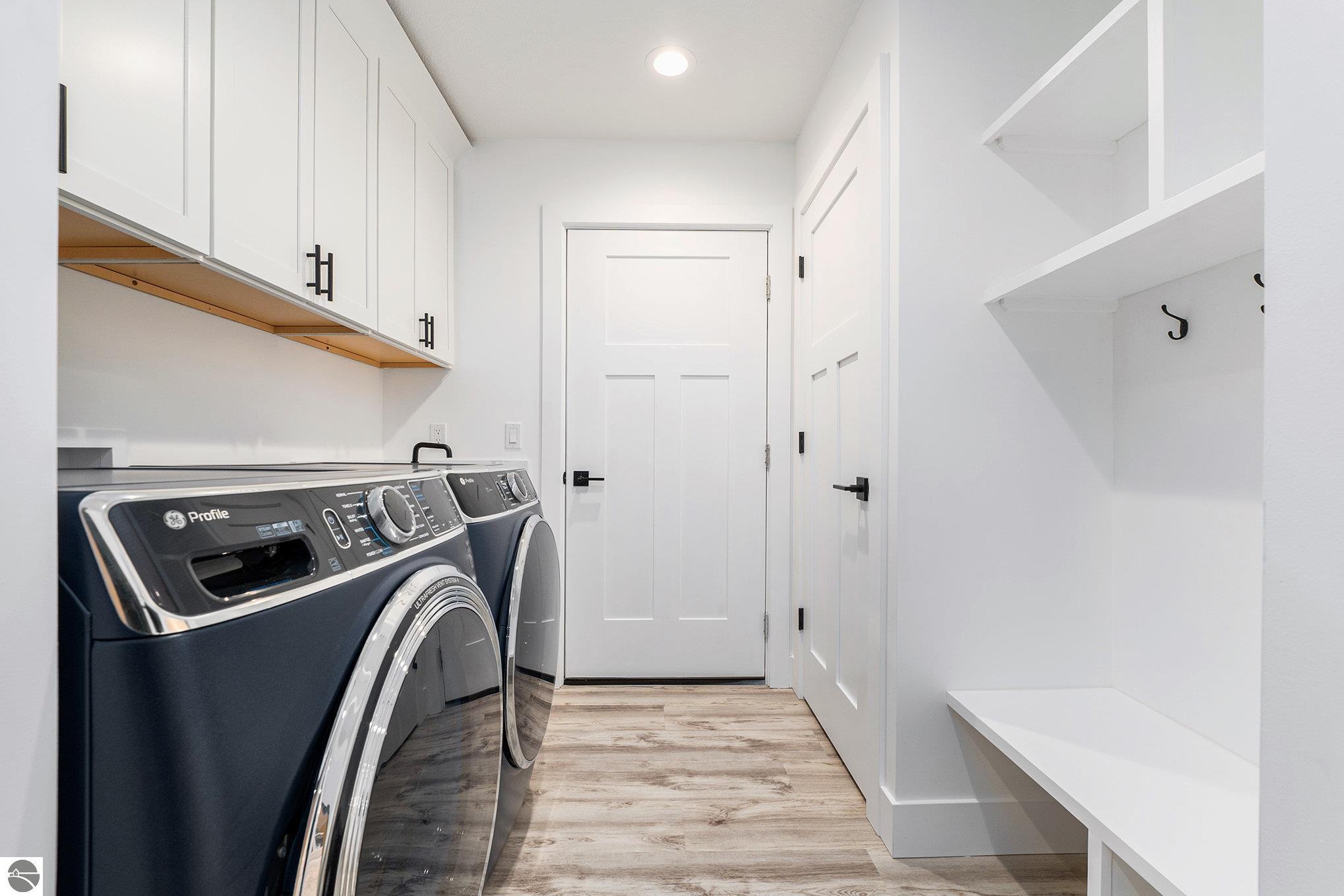 Traverse City, Michigan 49696, United States, 4 Bedrooms Bedrooms, ,3 BathroomsBathrooms,Residential,Pending,25381