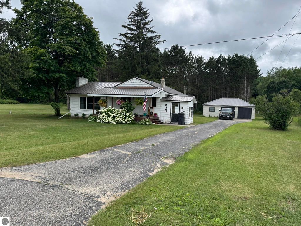 Photo of 241 N Decker Road, Lake City, MI 49651 (MLS # 1939263)