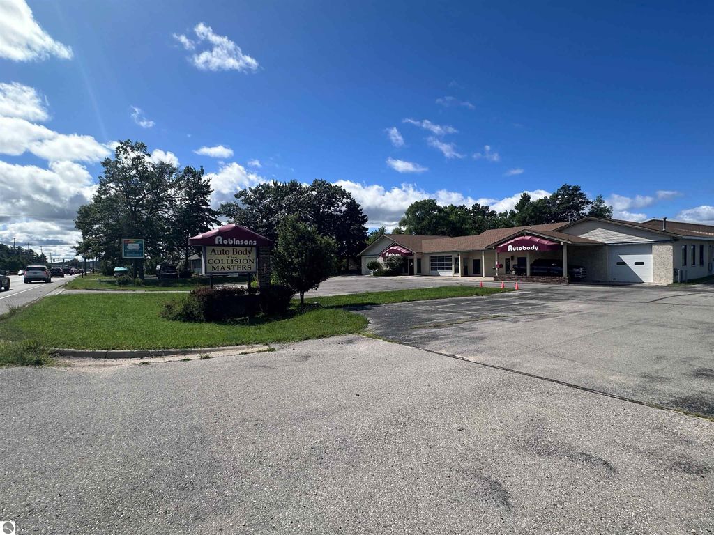 Photo of 880 W South Airport Road, Traverse City, MI 49686 (MLS # 1936908)