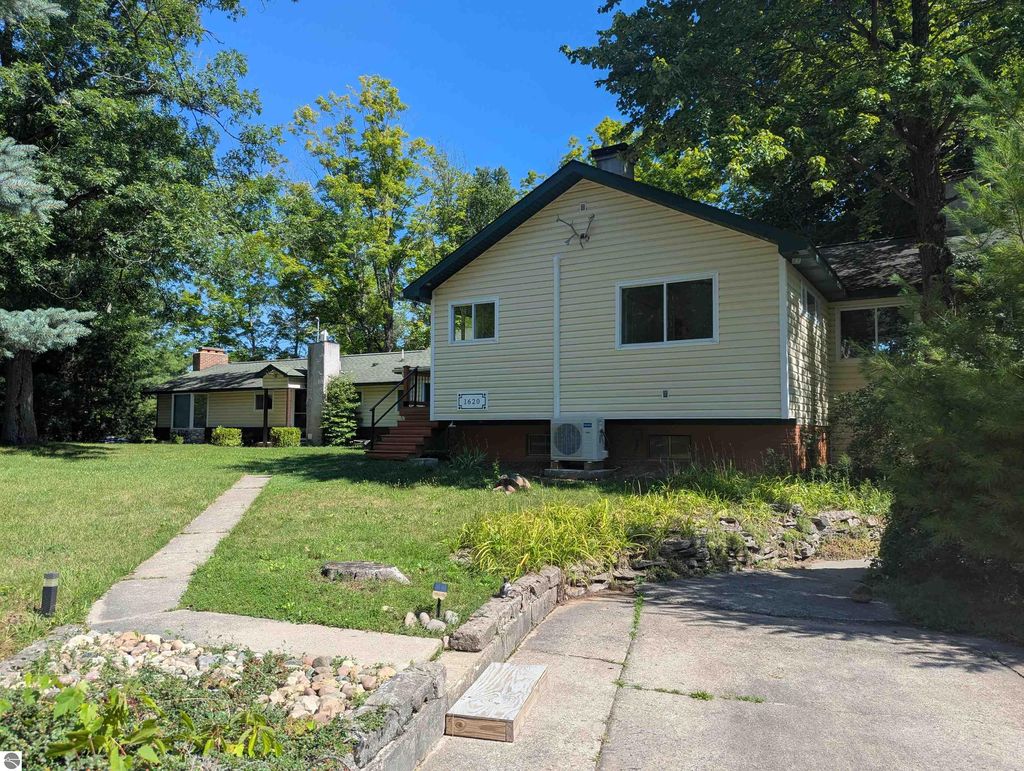 Photo of 1620 N Michigan, Omer, MI 48749 (MLS # 1936406)