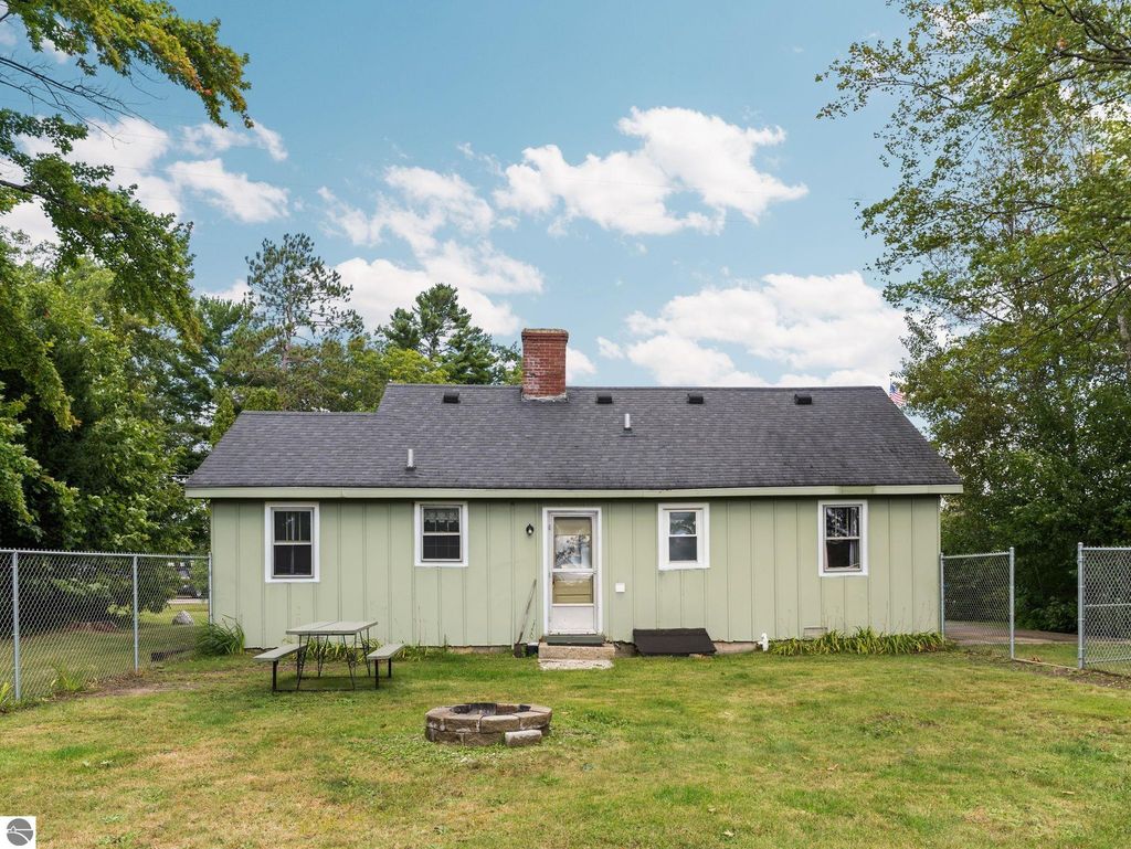 Photo of 2601 Sunnyside Drive, Cadillac, MI 49601 (MLS # 1938610)