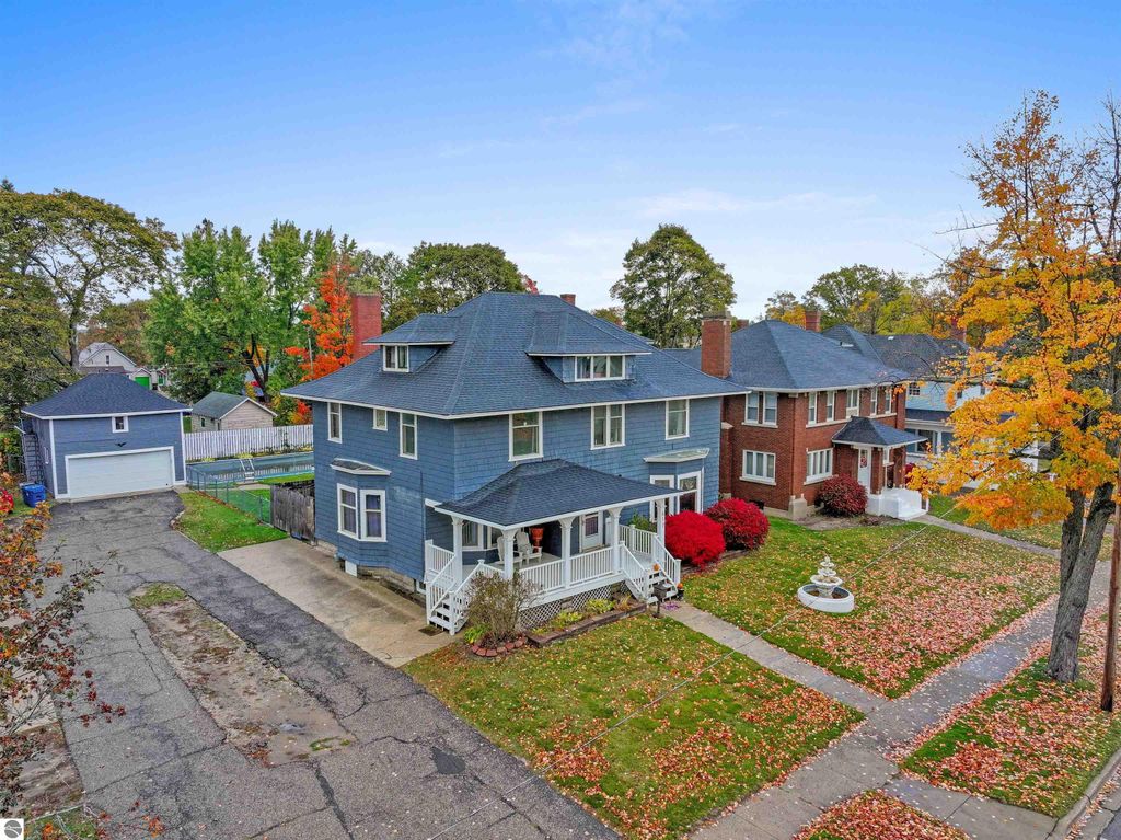 Photo of 617 E Division Street, Cadillac, MI 49601 (MLS # 1935656)