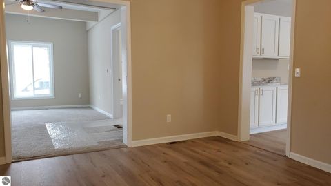 Tiny photo for 634 S Oak Street, Mt Pleasant, MI 48858 (MLS # 1941303)