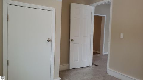 Tiny photo for 634 S Oak Street, Mt Pleasant, MI 48858 (MLS # 1941303)