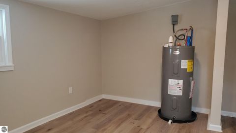 Tiny photo for 634 S Oak Street, Mt Pleasant, MI 48858 (MLS # 1941303)