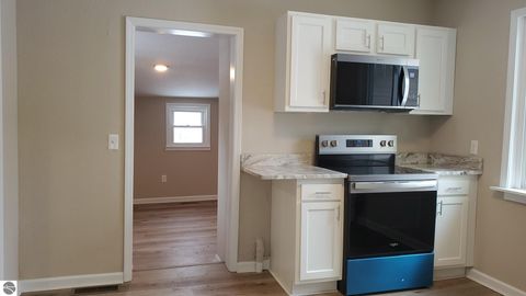 Tiny photo for 634 S Oak Street, Mt Pleasant, MI 48858 (MLS # 1941303)