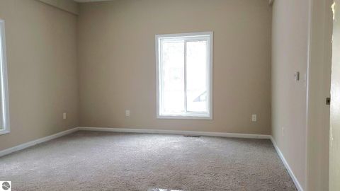 Tiny photo for 634 S Oak Street, Mt Pleasant, MI 48858 (MLS # 1941303)