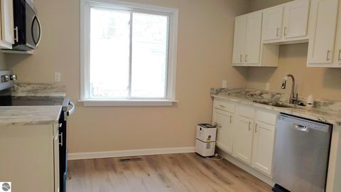 Tiny photo for 634 S Oak Street, Mt Pleasant, MI 48858 (MLS # 1941303)