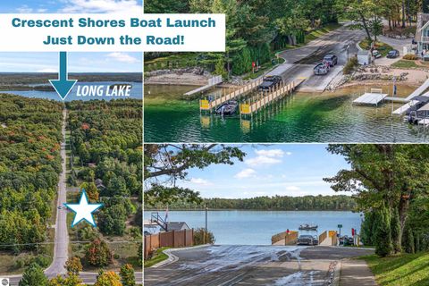 Tiny photo for 9933 Crescent Shores Road, Traverse City, MI 49685 (MLS # 1939383)