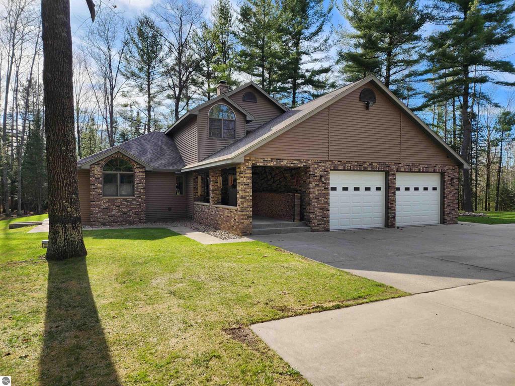 Photo of 1697 Wildwood Road, Sterling, MI 48659 (MLS # 1933163)