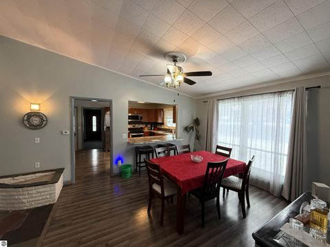 Tiny photo for 905 E Gaylord Street, Mt Pleasant, MI 48858 (MLS # 1940891)