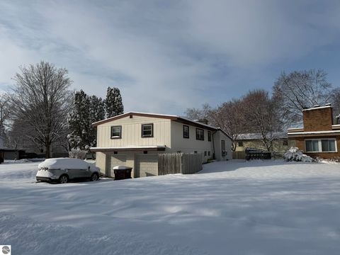 Tiny photo for 905 E Gaylord Street, Mt Pleasant, MI 48858 (MLS # 1940891)