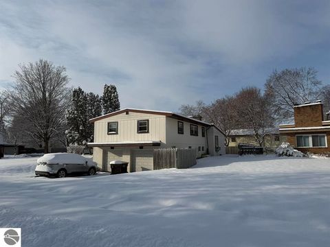 Tiny photo for 905 E Gaylord Street, Mt Pleasant, MI 48858 (MLS # 1940891)