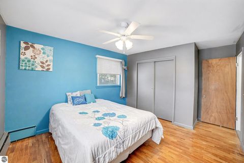 Tiny photo for 905 E Gaylord Street, Mt Pleasant, MI 48858 (MLS # 1940891)