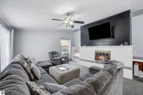 Tiny photo for 905 E Gaylord Street, Mt Pleasant, MI 48858 (MLS # 1940891)