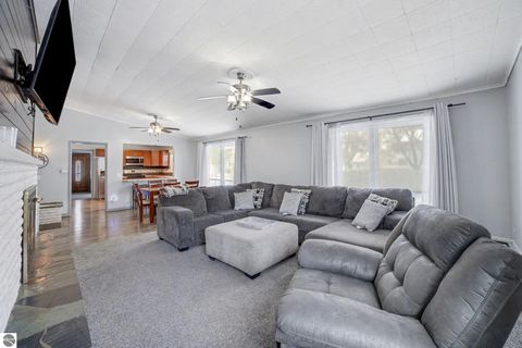 Tiny photo for 905 E Gaylord Street, Mt Pleasant, MI 48858 (MLS # 1940891)