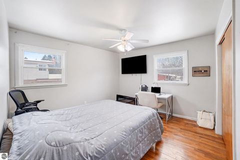 Tiny photo for 905 E Gaylord Street, Mt Pleasant, MI 48858 (MLS # 1940891)