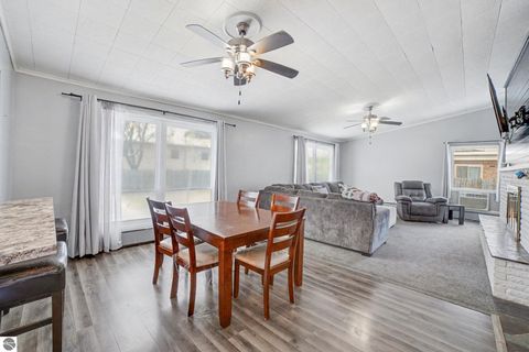 Tiny photo for 905 E Gaylord Street, Mt Pleasant, MI 48858 (MLS # 1940891)