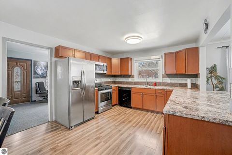 Tiny photo for 905 E Gaylord Street, Mt Pleasant, MI 48858 (MLS # 1940891)