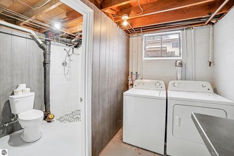 Tiny photo for 905 E Gaylord Street, Mt Pleasant, MI 48858 (MLS # 1940891)