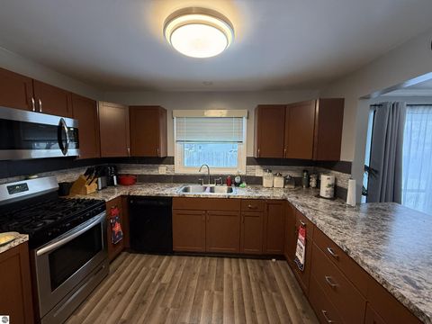 Tiny photo for 905 E Gaylord Street, Mt Pleasant, MI 48858 (MLS # 1940891)