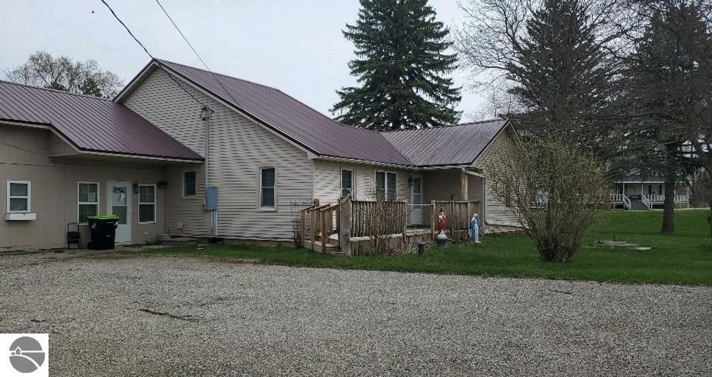 Photo of 4975 E Clarabella Road, Clare, MI 48617 (MLS # 1940291)