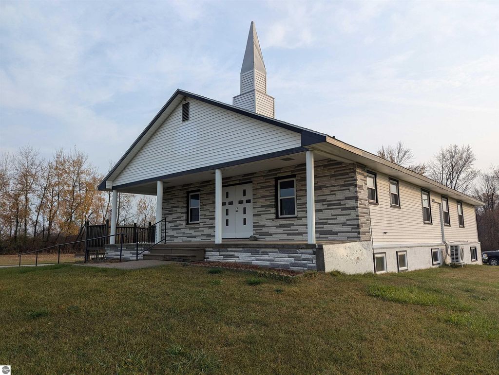 Photo of 320 N State Street, Twining, MI 48766 (MLS # 1928575)