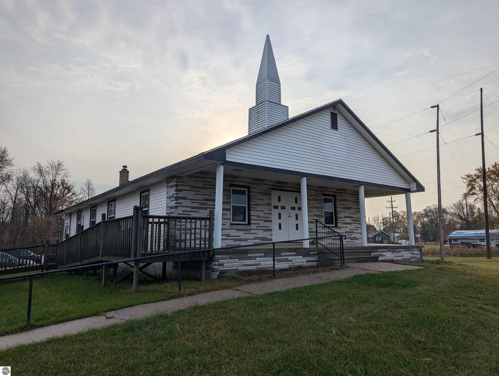 Photo of 320 N State Street, Twining, MI 48766 (MLS # 1928575)