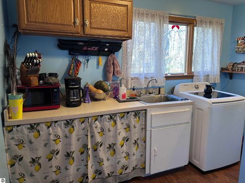 Tiny photo for 4350 W Laporte Road, St Louis, MI 48880 (MLS # 1939933)