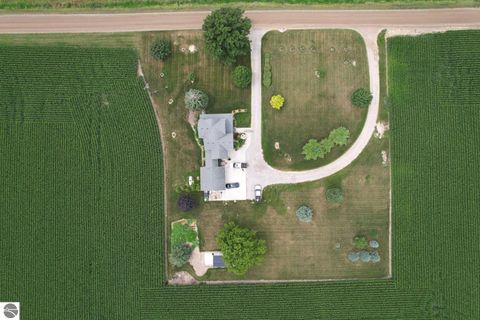 Tiny photo for 4651 S Begole Road, Ithaca, MI 48847 (MLS # 1939372)