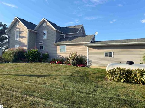 Tiny photo for 4651 S Begole Road, Ithaca, MI 48847 (MLS # 1939372)