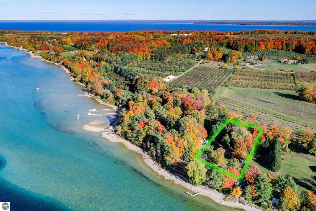 Photo of 783 S Stony Point Road, Suttons Bay, MI 49682 (MLS # 1939835)