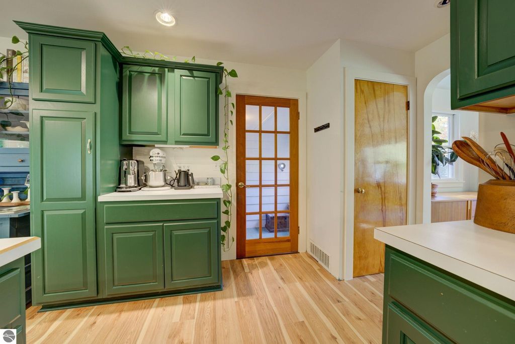 Photo of 783 S Stony Point Road, Suttons Bay, MI 49682 (MLS # 1939835)