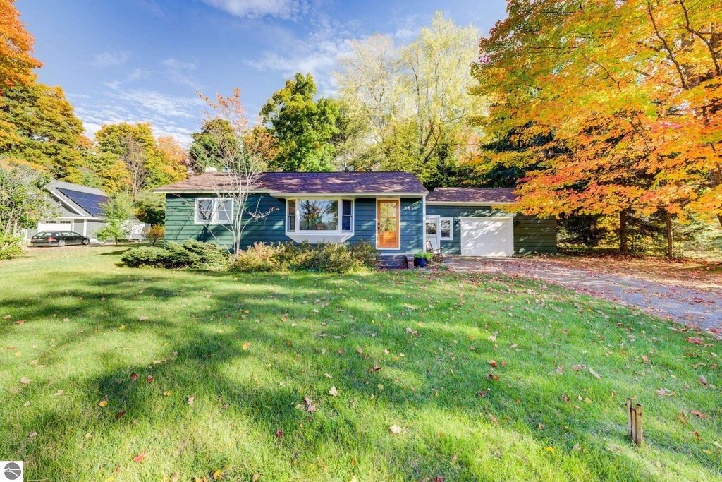 Photo of 783 S Stony Point Road, Suttons Bay, MI 49682 (MLS # 1939835)