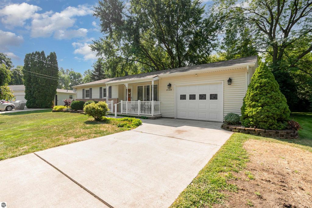 Photo of 1948 S MacKenzie Lane, Mt Pleasant, MI 48858 (MLS # 1937304)