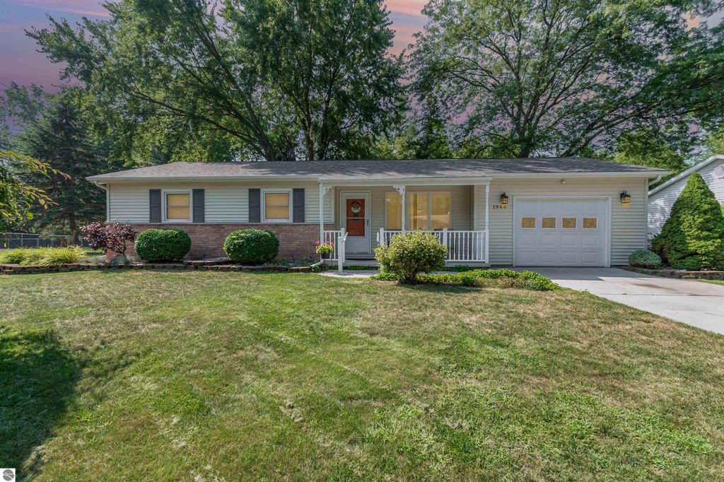 Photo of 1948 S MacKenzie Lane, Mt Pleasant, MI 48858 (MLS # 1937304)