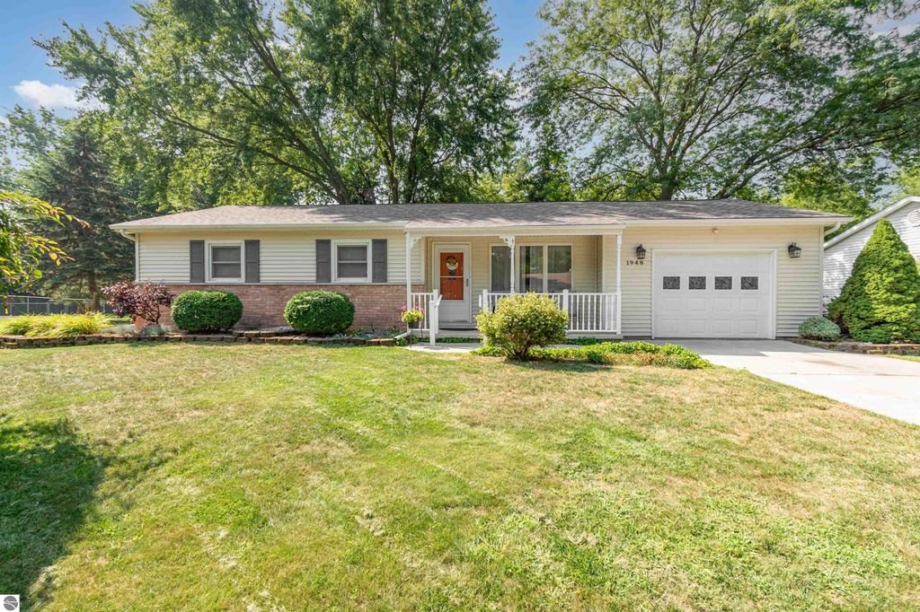 Photo of 1948 S MacKenzie Lane, Mt Pleasant, MI 48858 (MLS # 1937304)